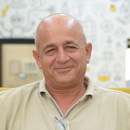 שמוליק שחר